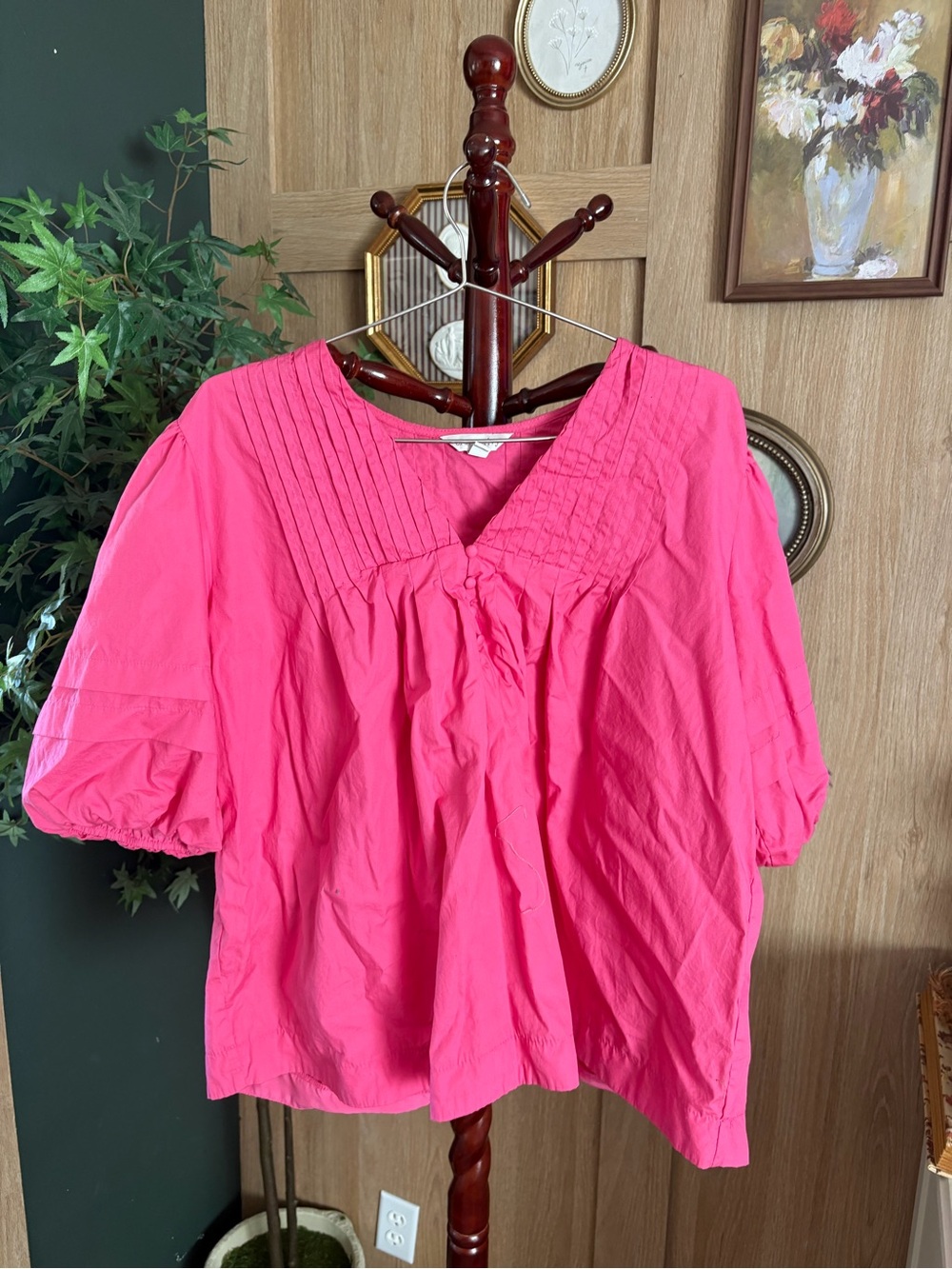 crown & ivy Hot Pink Pintuck V-Neck Puff Sleeve Blouse